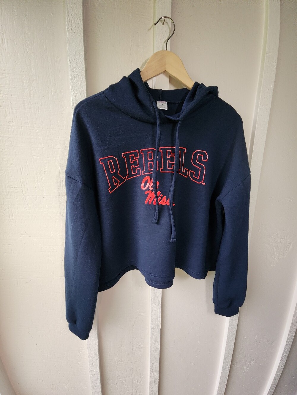 Rebels Ole Miss University of Mississippi Hooded Sweatshirt Women Cropped Size M